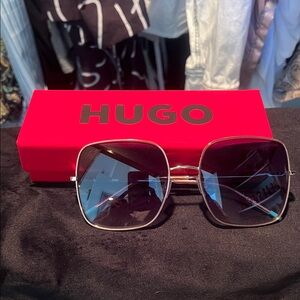 HUGO Women's Black and Silver Sunglasses
